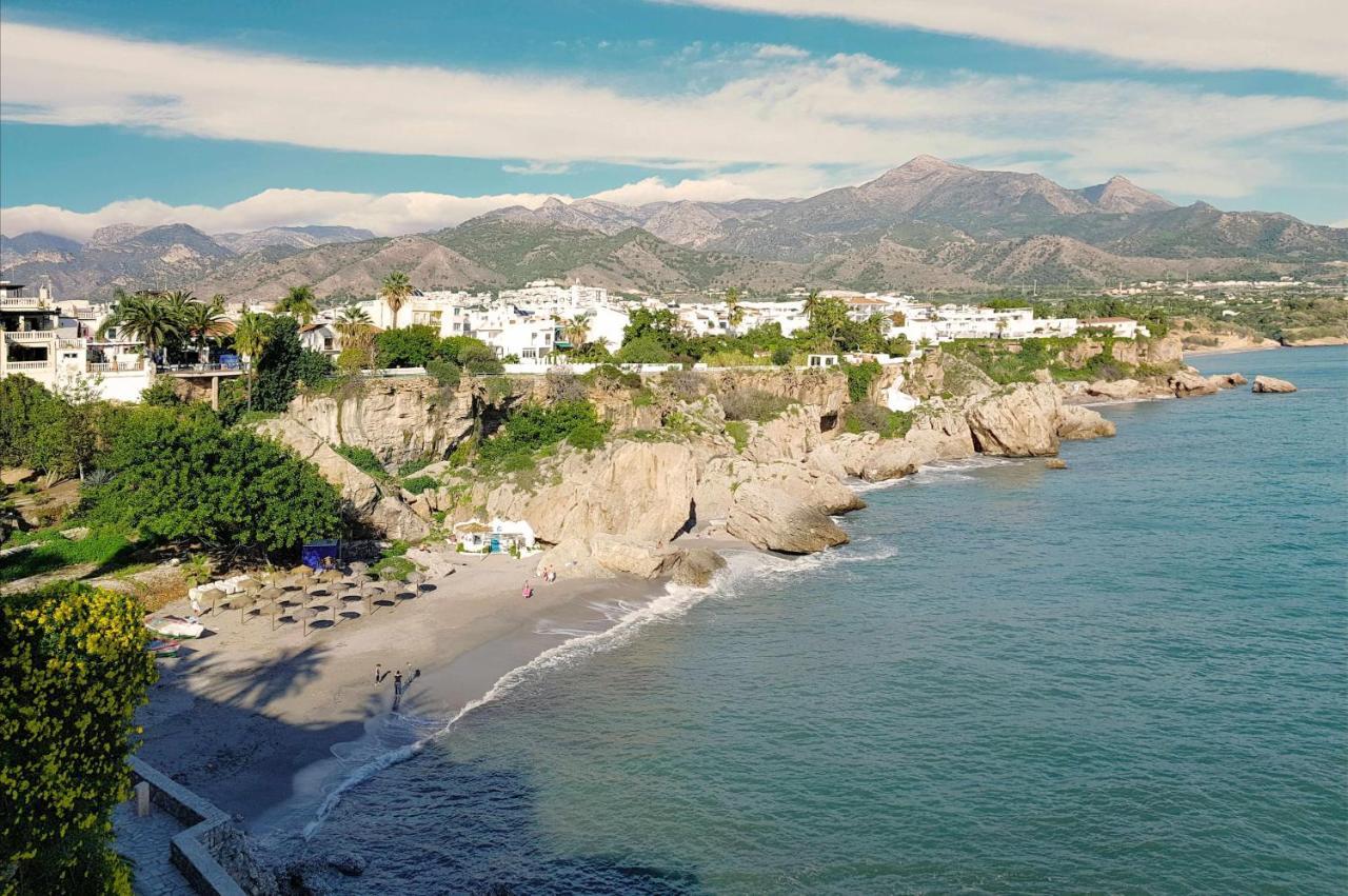 Cosy Apartment In Verano Azul Nerja Exteriör bild