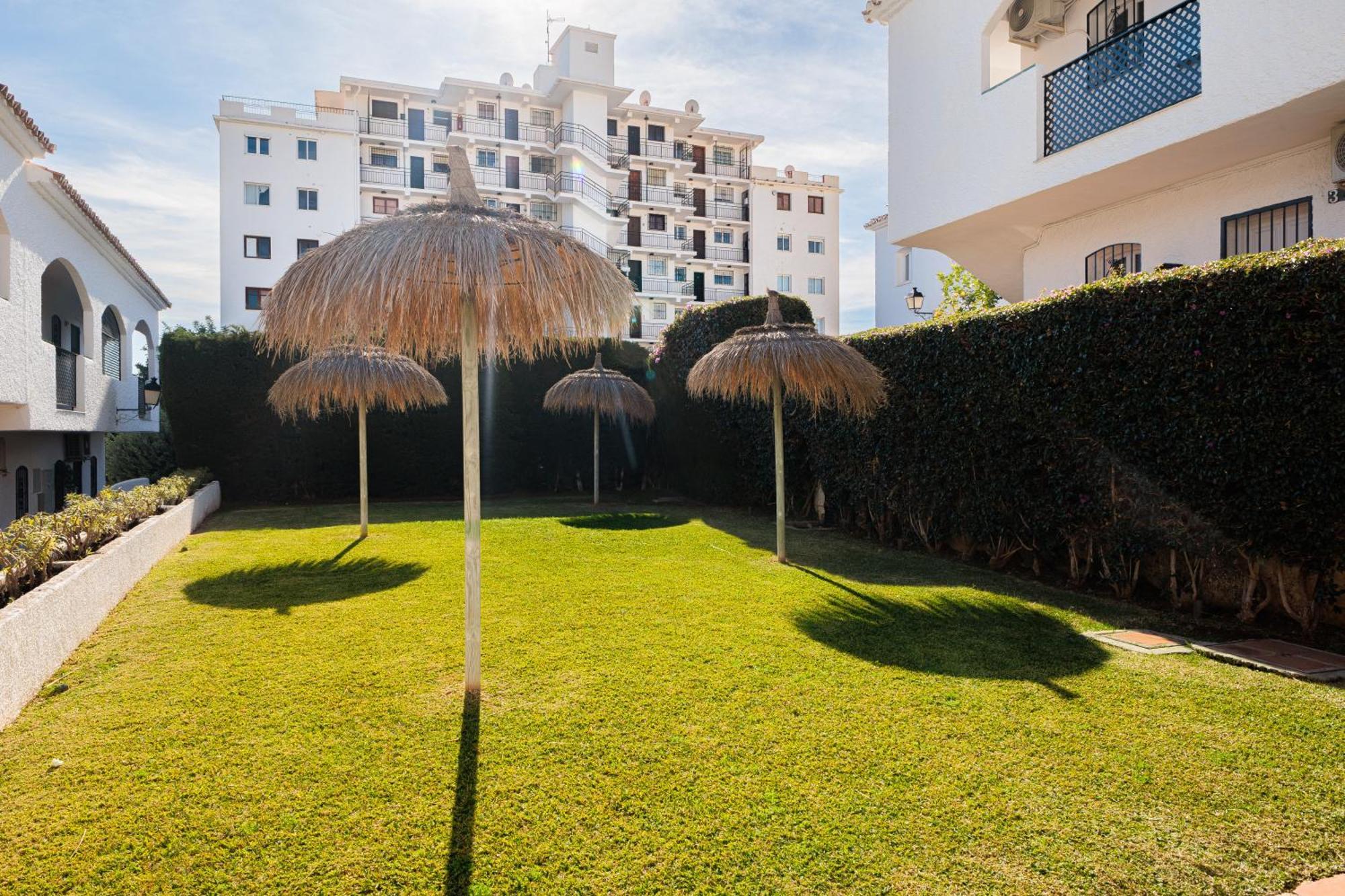 Cosy Apartment In Verano Azul Nerja Exteriör bild