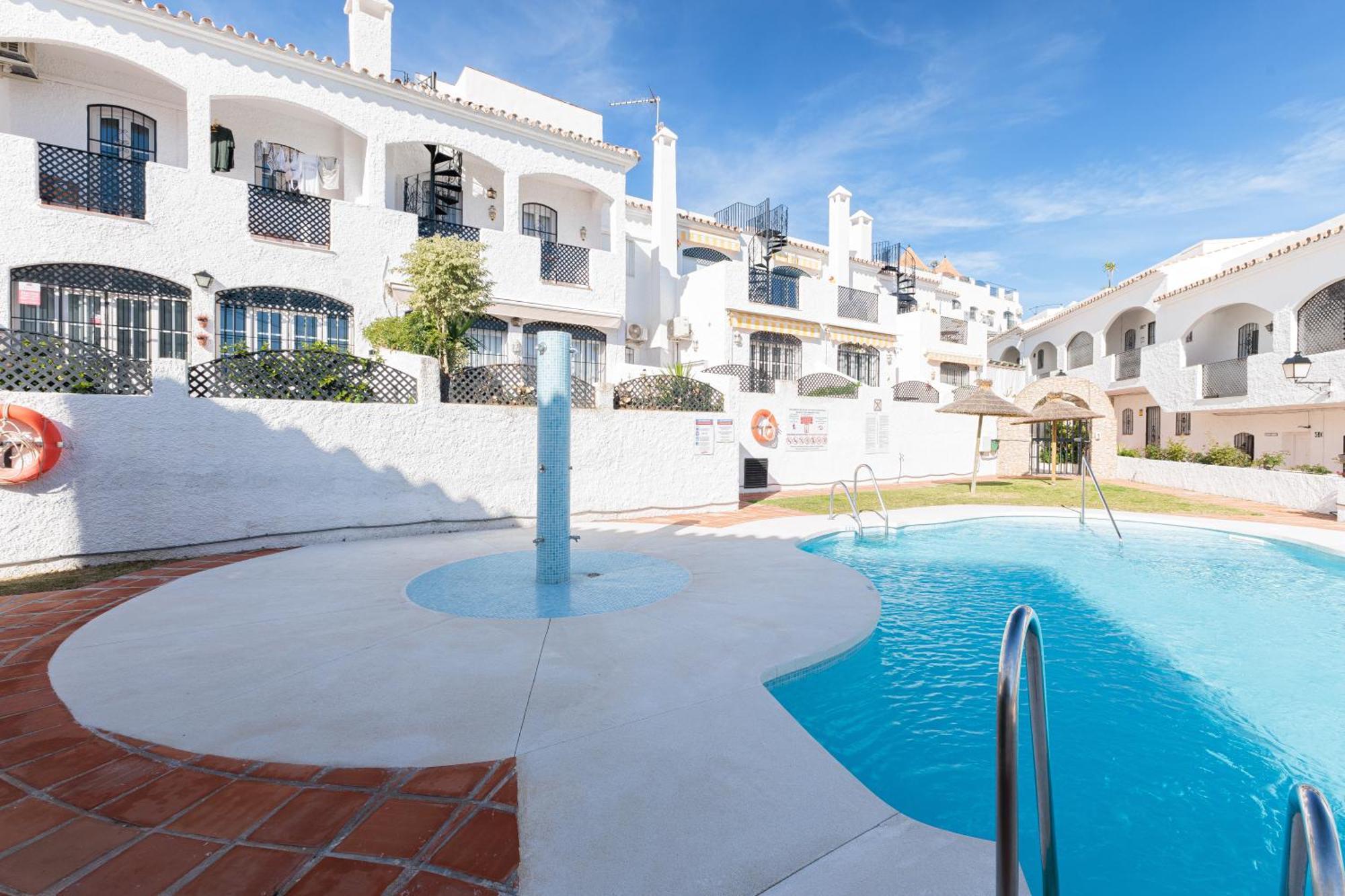 Cosy Apartment In Verano Azul Nerja Exteriör bild